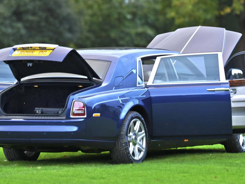Image 21/49 of Rolls-Royce Phantom VII (2009)