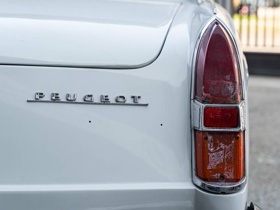 Image 9/29 of Peugeot 404 Coupé (1966)