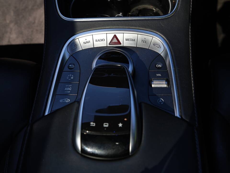 Bild 31/50 von Mercedes-Benz S 63 AMG (2015)
