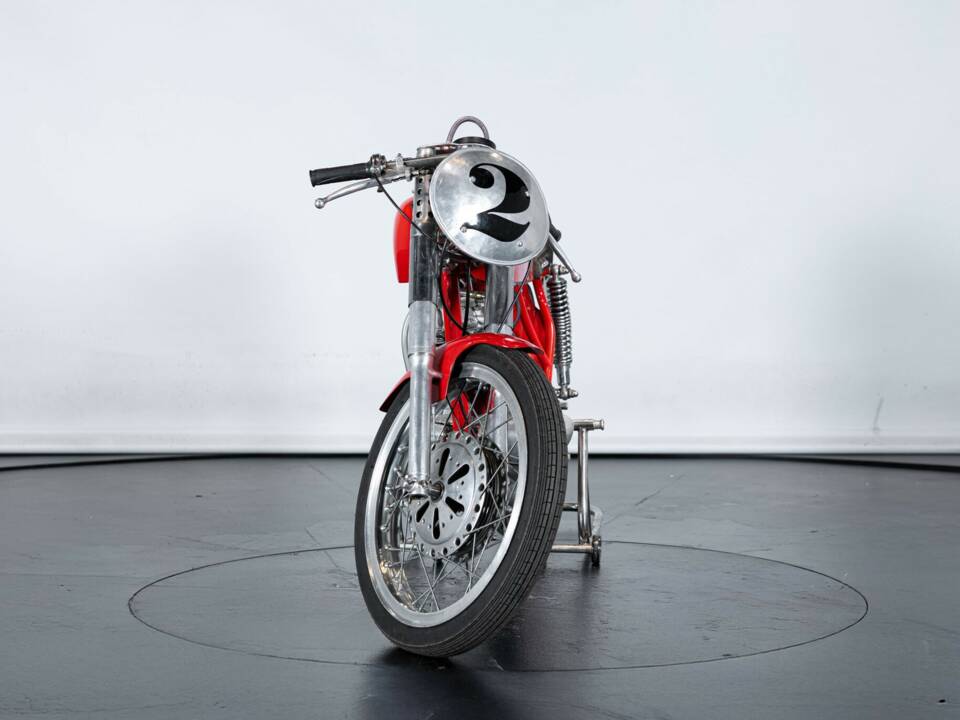 Image 7/33 of Ducati 125 Sport (1957)