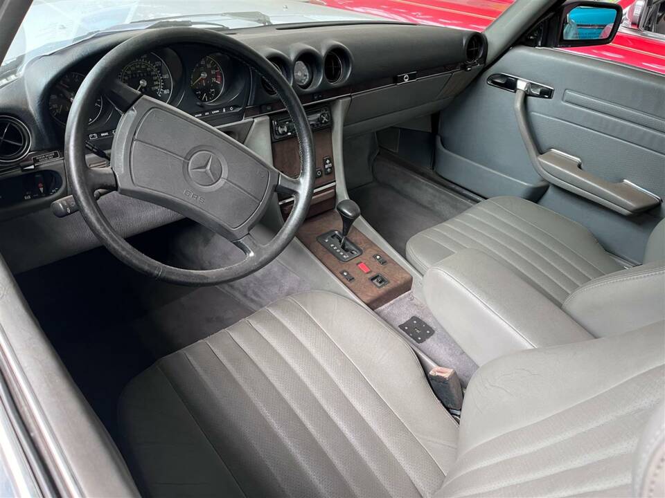 Imagen 15/17 de Mercedes-Benz 560 SL (1987)