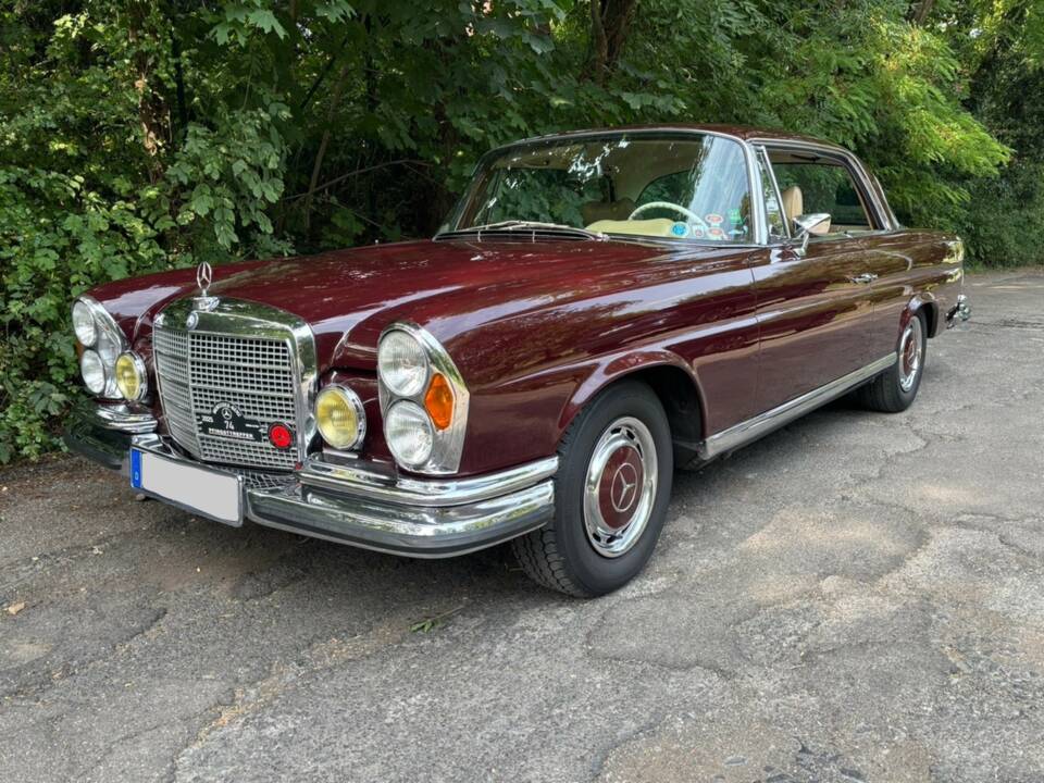 Imagen 2/27 de Mercedes-Benz 280 SE 3,5 (1970)
