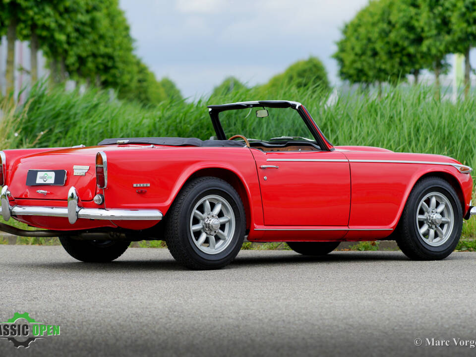 Image 31/35 of Triumph TR 5 PI (1968)