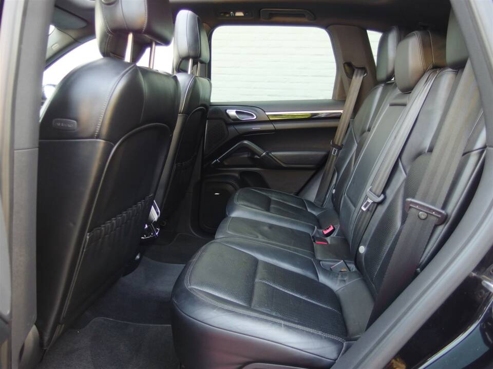 Image 66/96 of Porsche Cayenne S Diesel (2013)