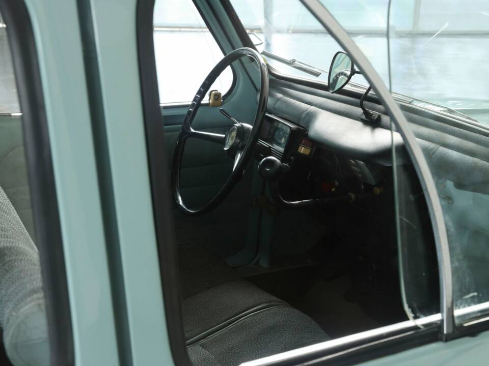 Bild 27/50 von Renault R 4 (1963)