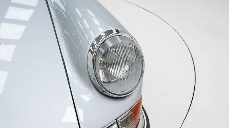 Image 11/15 of Porsche 911 2.4 T (1971)
