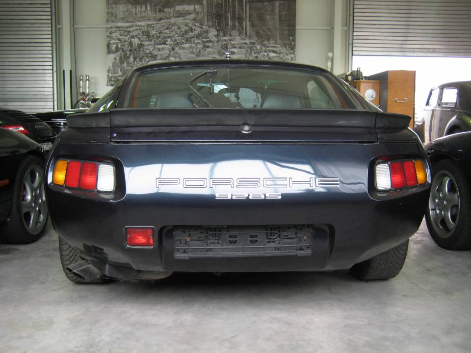 Image 4/11 of Porsche 928 S (1983)