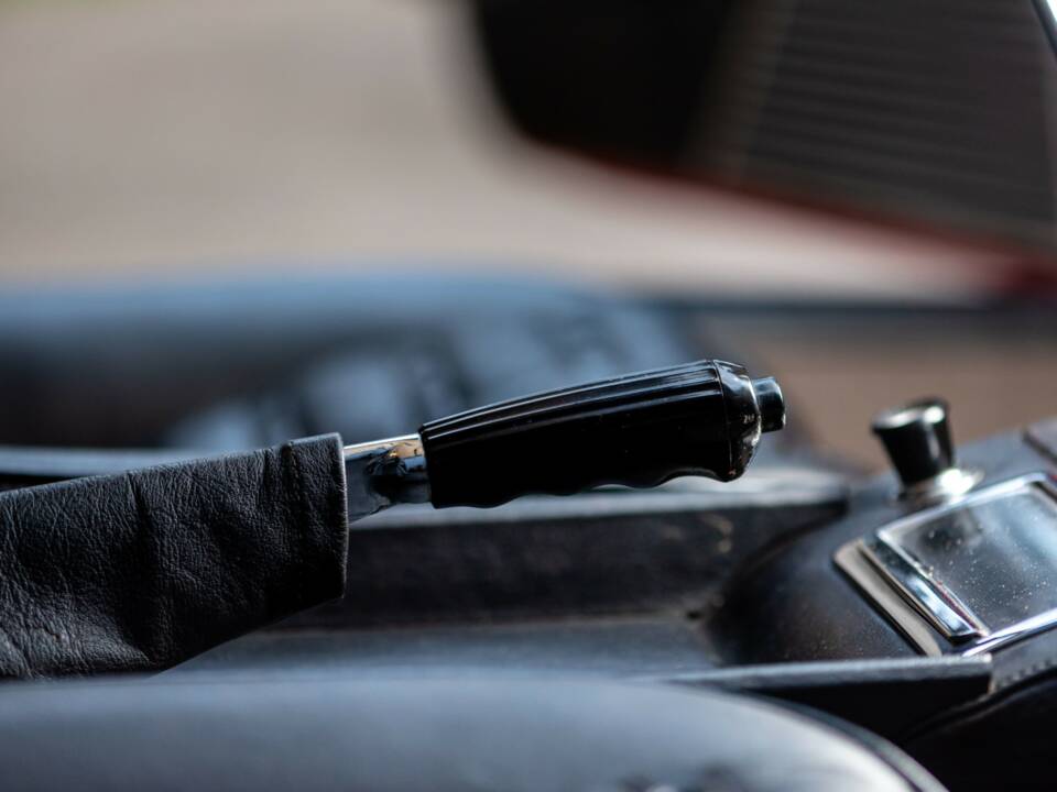 Image 37/50 de Ferrari 365 GTB/4 Daytona (1973)