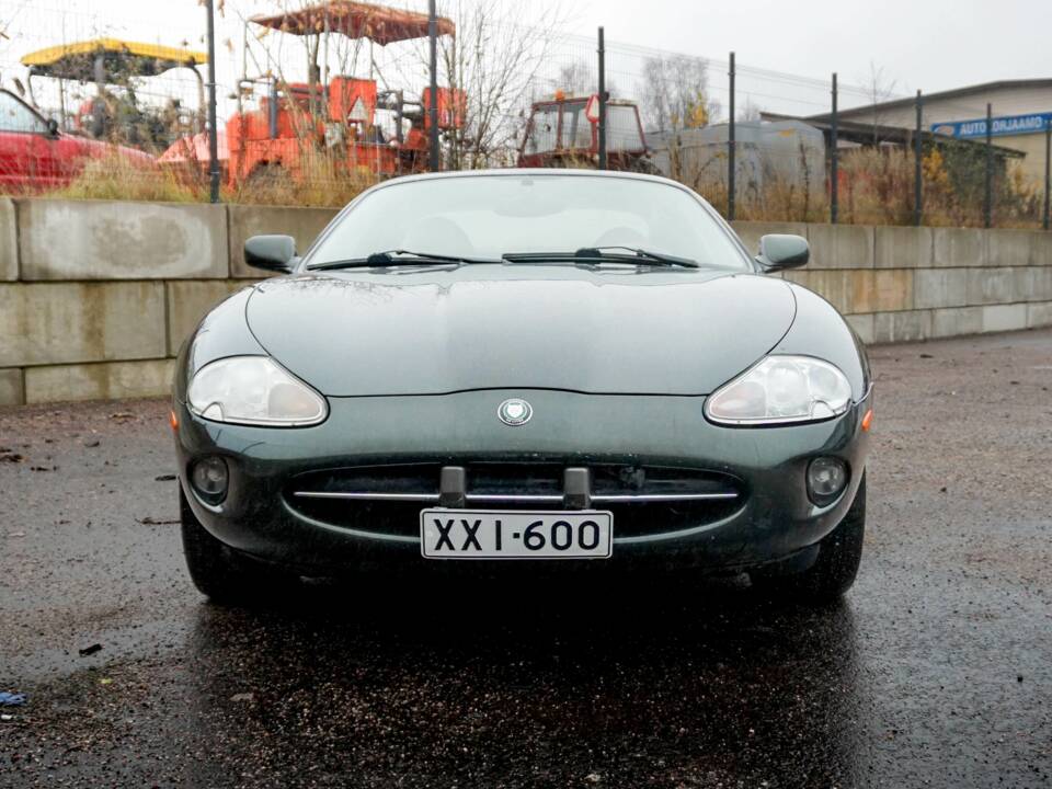 Immagine 11/38 di Jaguar XK8 4.0 (1996)