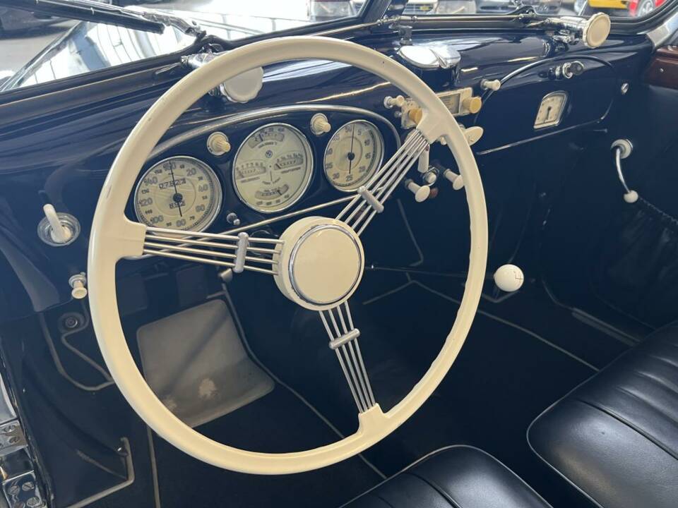 Image 25/40 of BMW 327 (1938)