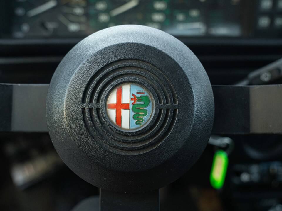 Image 25/39 de Alfa Romeo Alfetta 2.0 (1983)