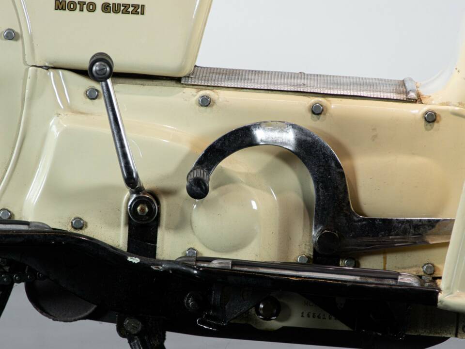 Image 21/50 of Moto Guzzi DUMMY (1951)