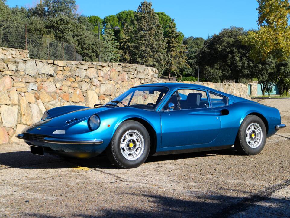 Image 3/18 de Ferrari Dino 246 GT (1971)