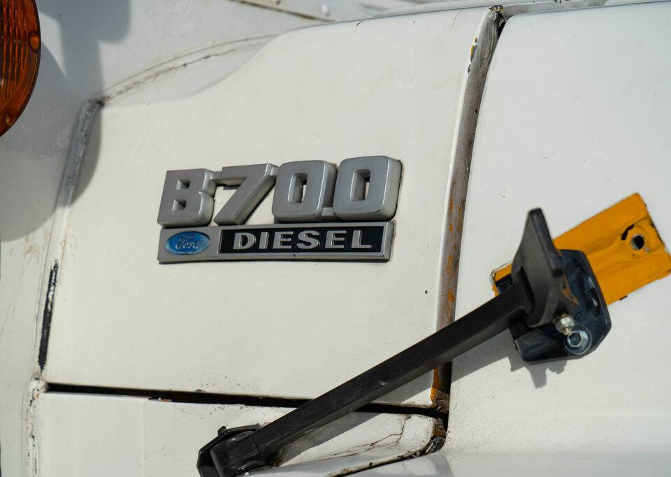 Bild 7/8 von Ford B-700 (1992)