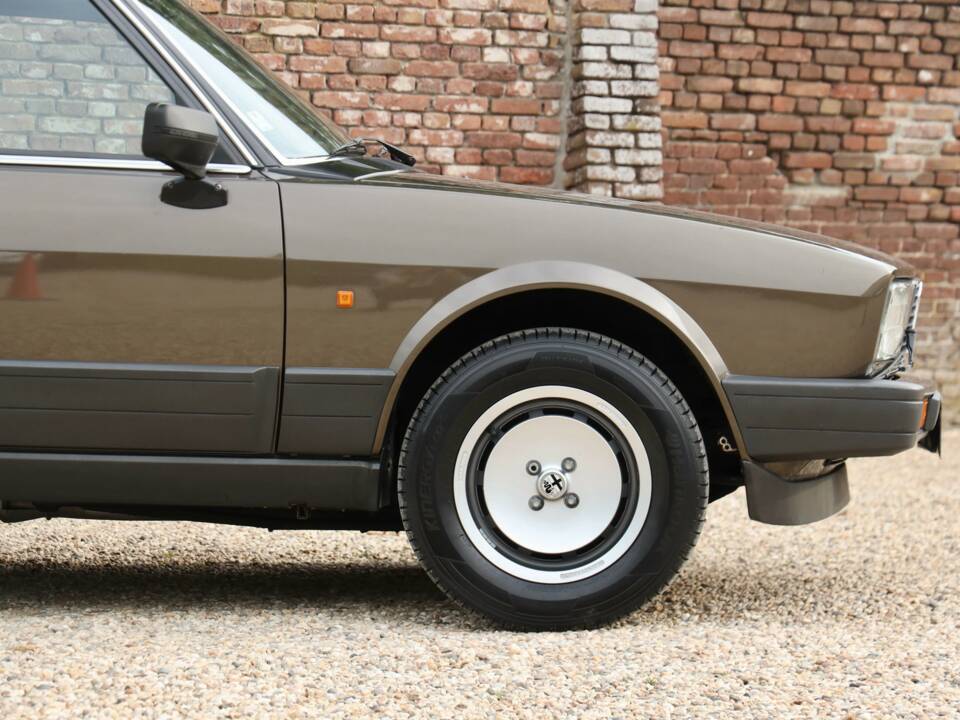 Afbeelding 35/50 van Alfa Romeo Alfetta 2.0 (1984)