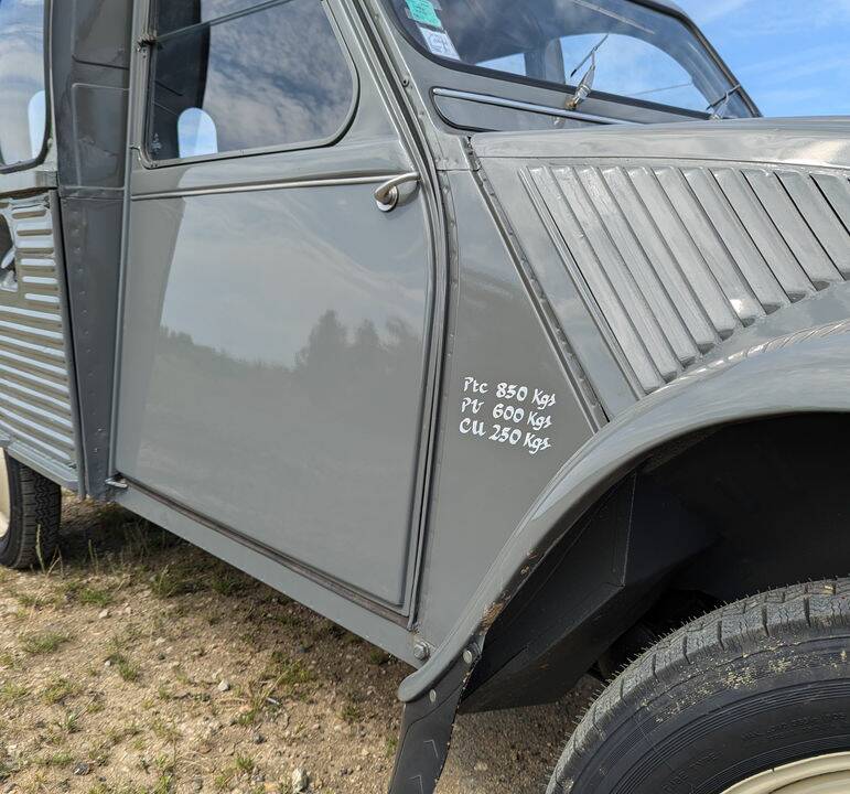 Image 4/8 of Citroën AZU (1958)