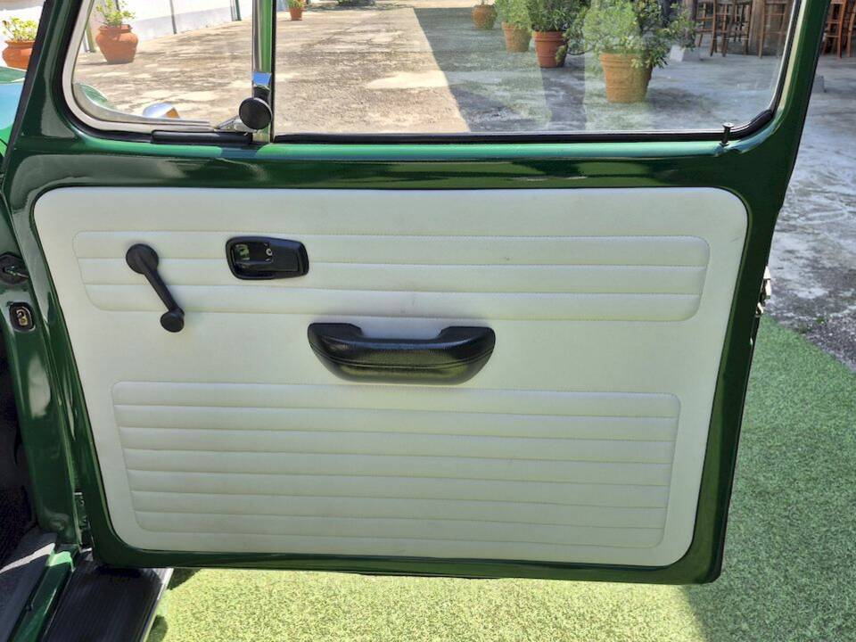 Image 39/54 de Volkswagen Käfer 1200 (1971)