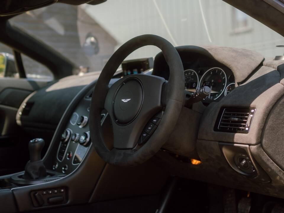 Bild 36/79 von Aston Martin V12 Vantage AMR (2018)