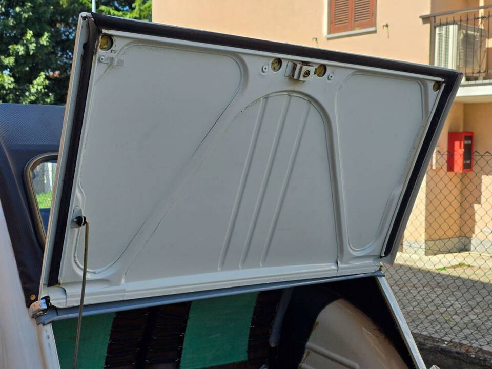 Image 46/50 of Citroën 2 CV 6 (1991)