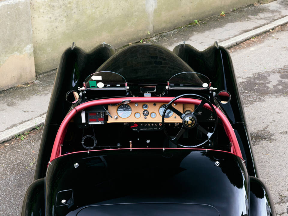 Image 10/22 de Jaguar XK 120 OTS (1951)