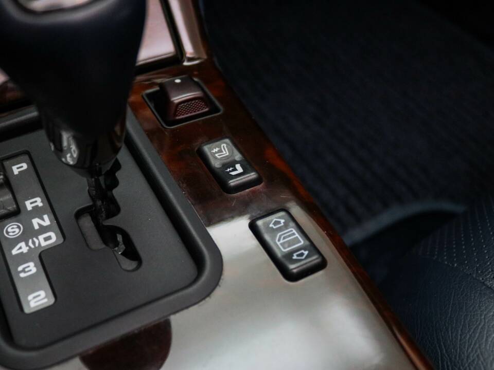 Bild 23/84 von Mercedes-Benz SL 320 (1996)