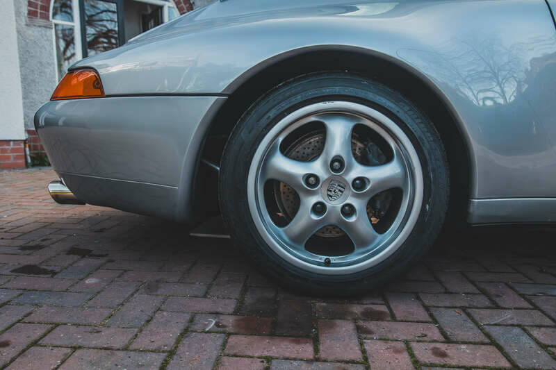 Image 34/50 of Porsche 911 Carrera (1994)