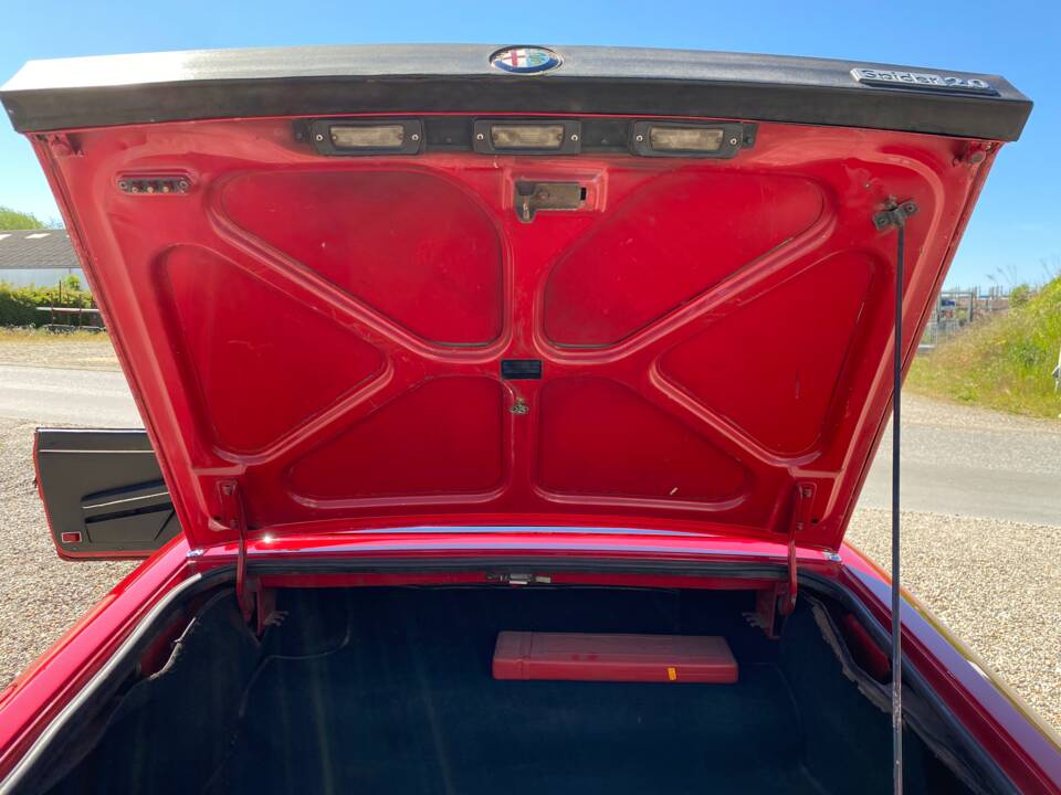 Image 56/56 of Alfa Romeo 2.0 Spider (1986)