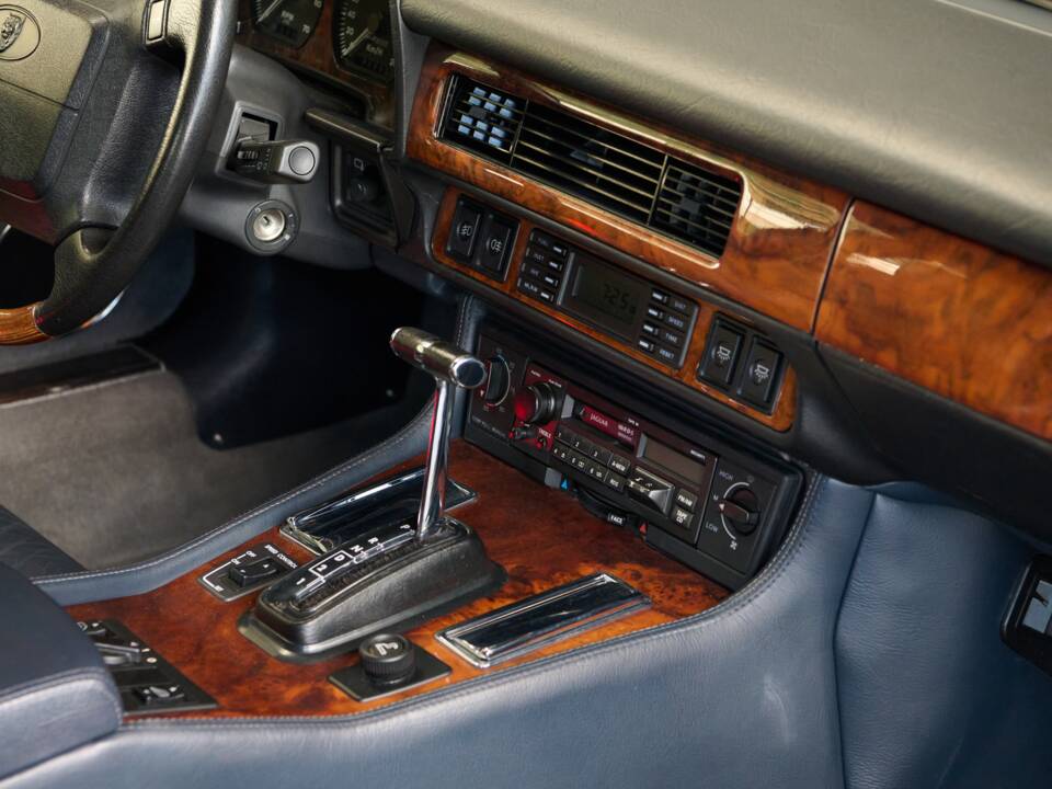Image 45/50 of Jaguar XJS 5.3 V12 (1993)