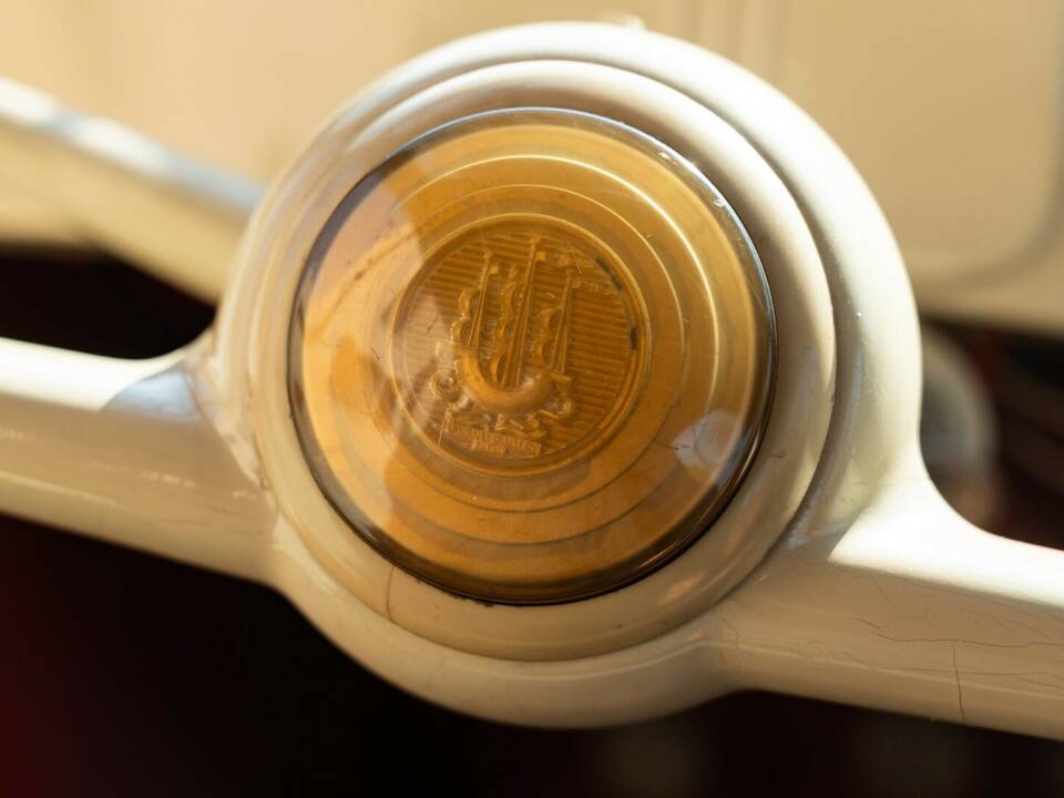 Image 45/50 of Renault 4 CV Décapotable (1957)