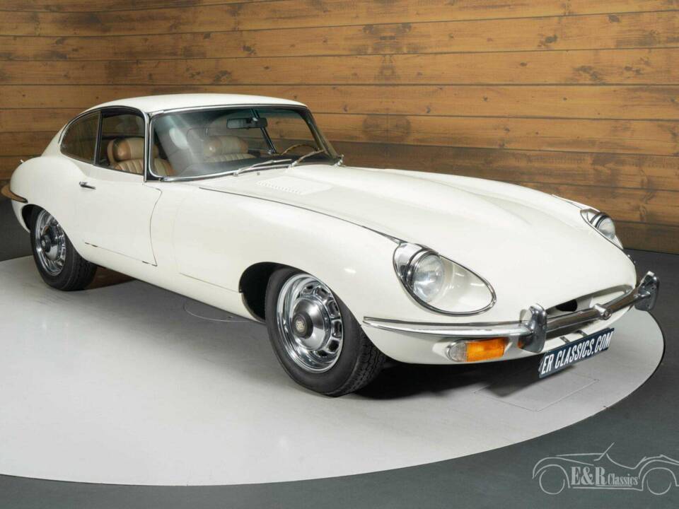 Image 3/19 de Jaguar E-Type (1969)