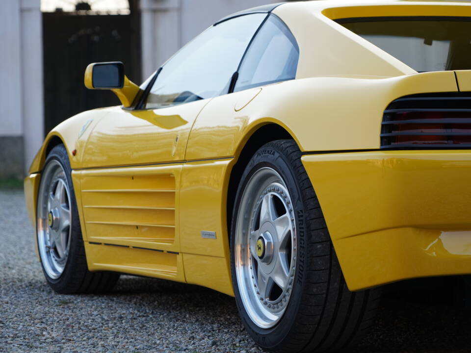 Bild 26/82 von Ferrari 348 TS (1990)
