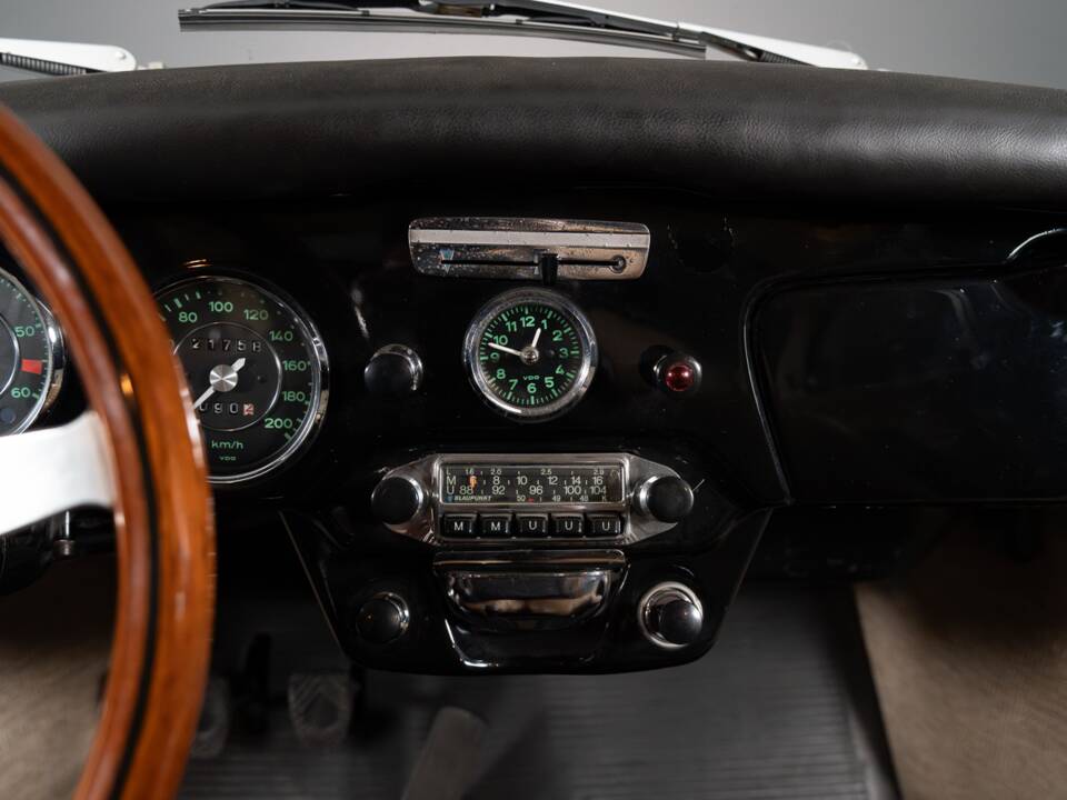 Image 23/34 of Porsche 356 C 1600 SC (1964)