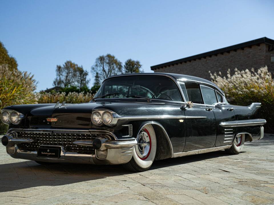 Image 10/50 of Cadillac 60 Special Fleetwood Coupe (1958)