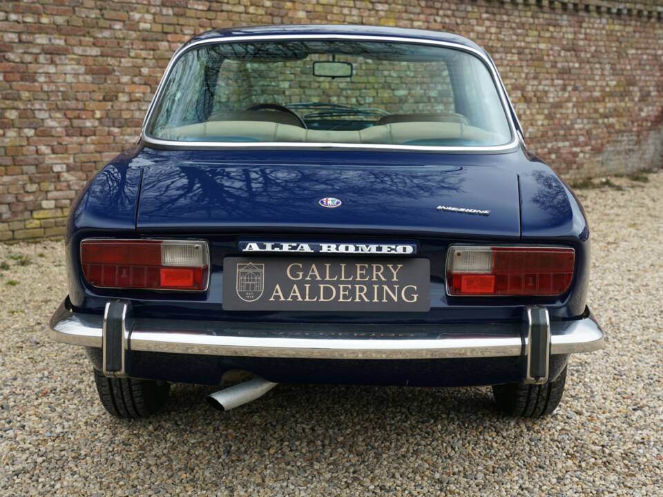 Immagine 6/50 di Alfa Romeo 2000 GTV (1974)