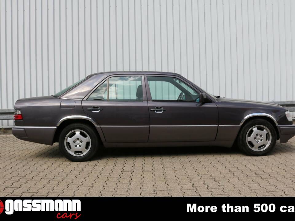 Bild 4/15 von Mercedes-Benz 300 D (1990)