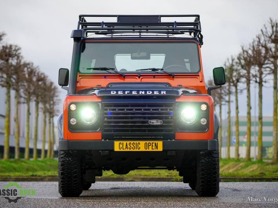 Immagine 2/41 di Land Rover Defender (2016)