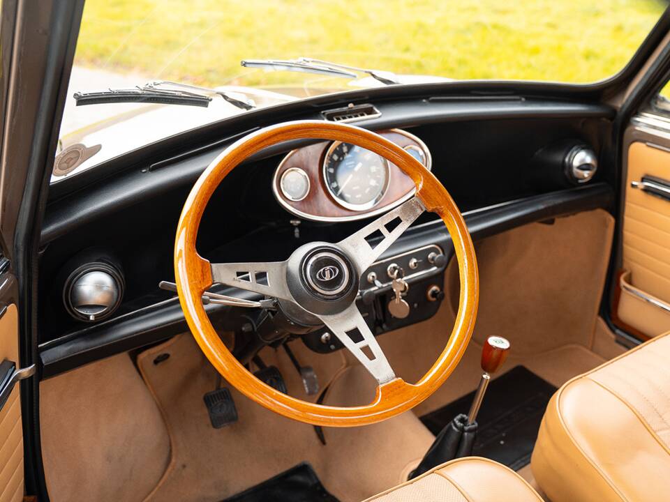 Immagine 28/36 di Innocenti Mini 1001 Export (1972)