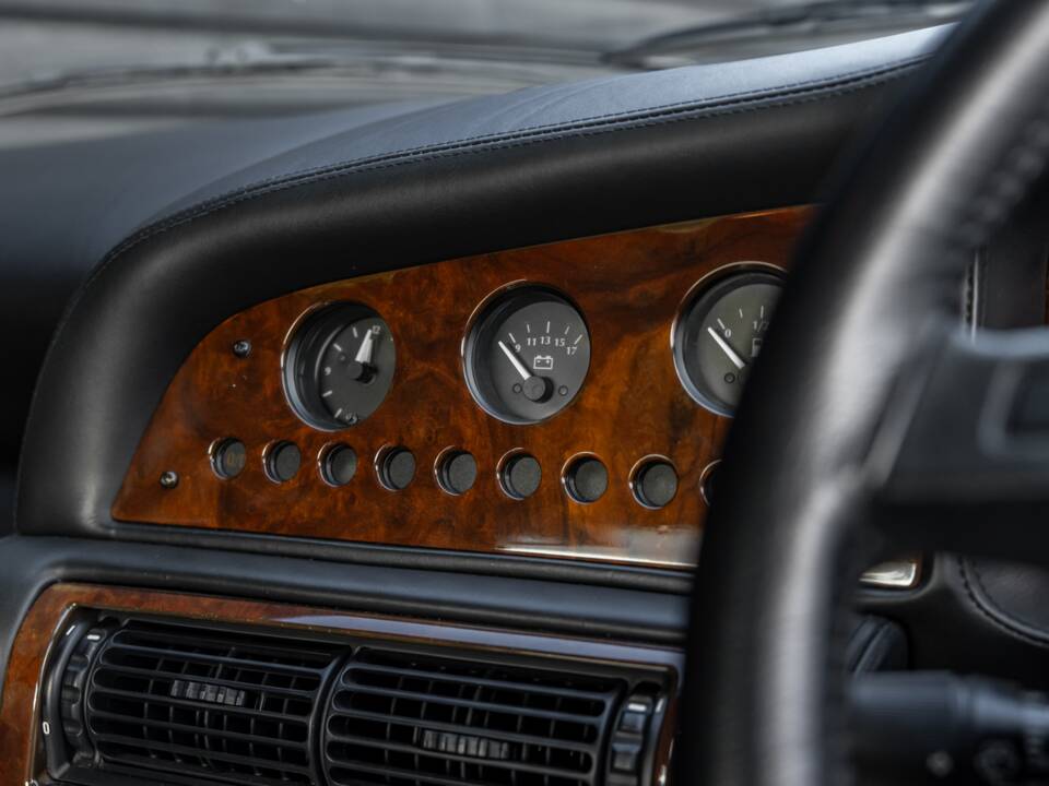 Imagen 38/58 de Aston Martin V8 Coupé (1997)