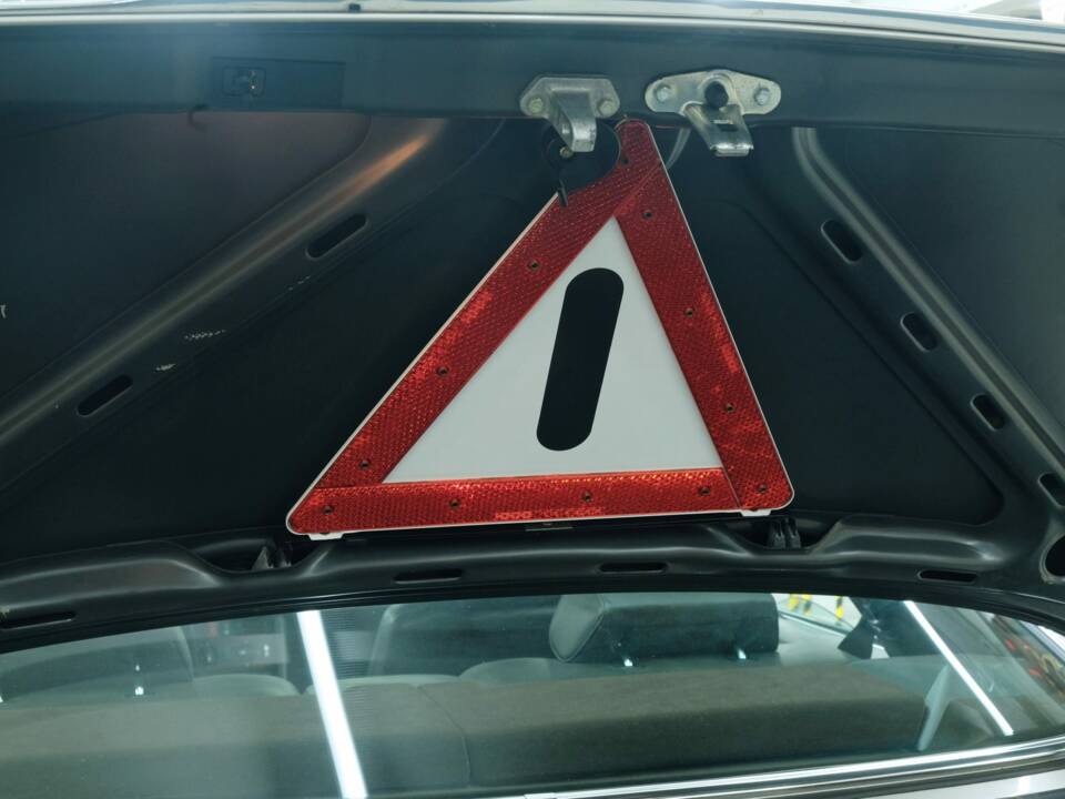 Image 11/50 of Mercedes-Benz 420 SEC (1989)