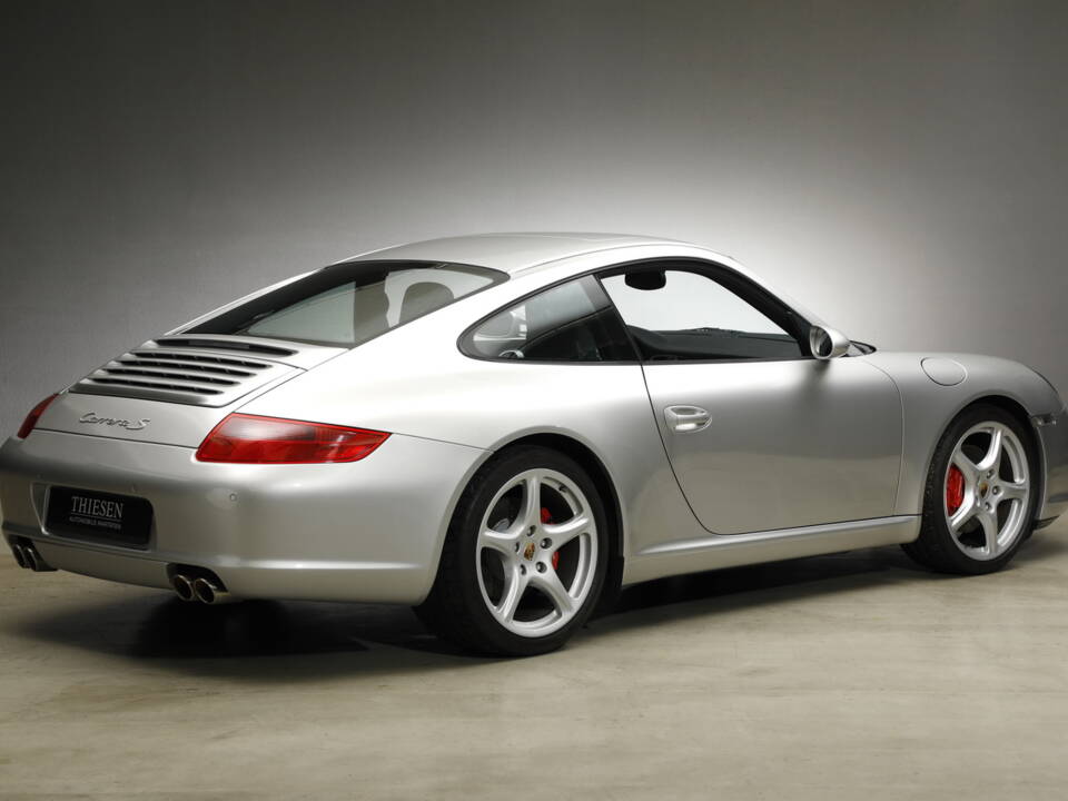 Image 7/25 of Porsche 911 Carrera S (2004)