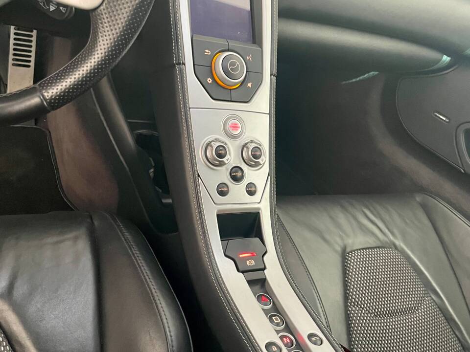 Bild 7/14 von McLaren MP4-12C (2011)