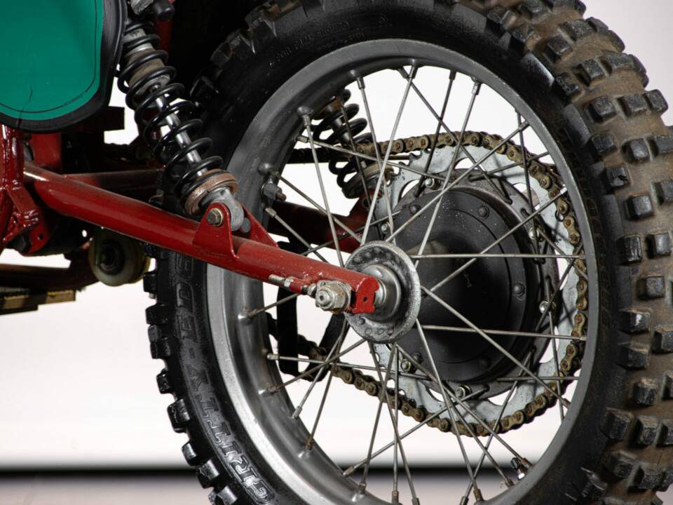 Image 9/38 of CZ 250 Moto Cross (1970)