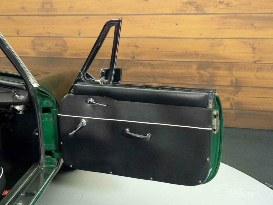 Afbeelding 11/19 van MG MGB GT (1966)