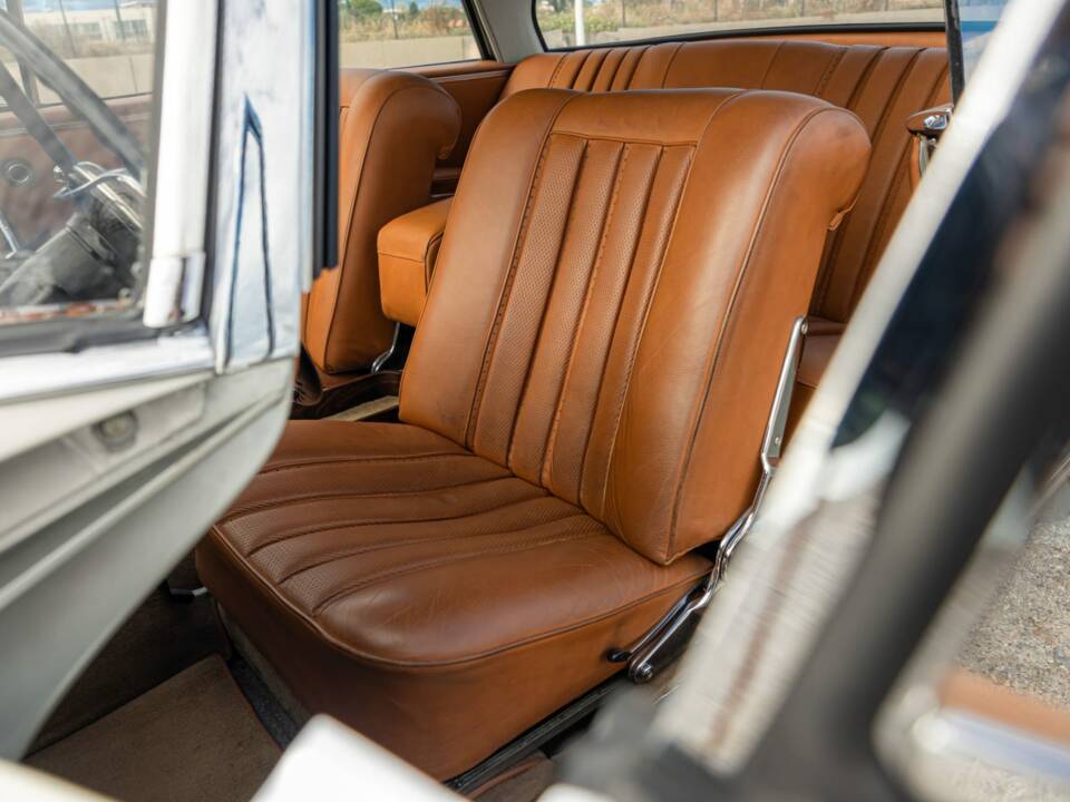 Afbeelding 8/13 van Mercedes-Benz 300 SE (1963)