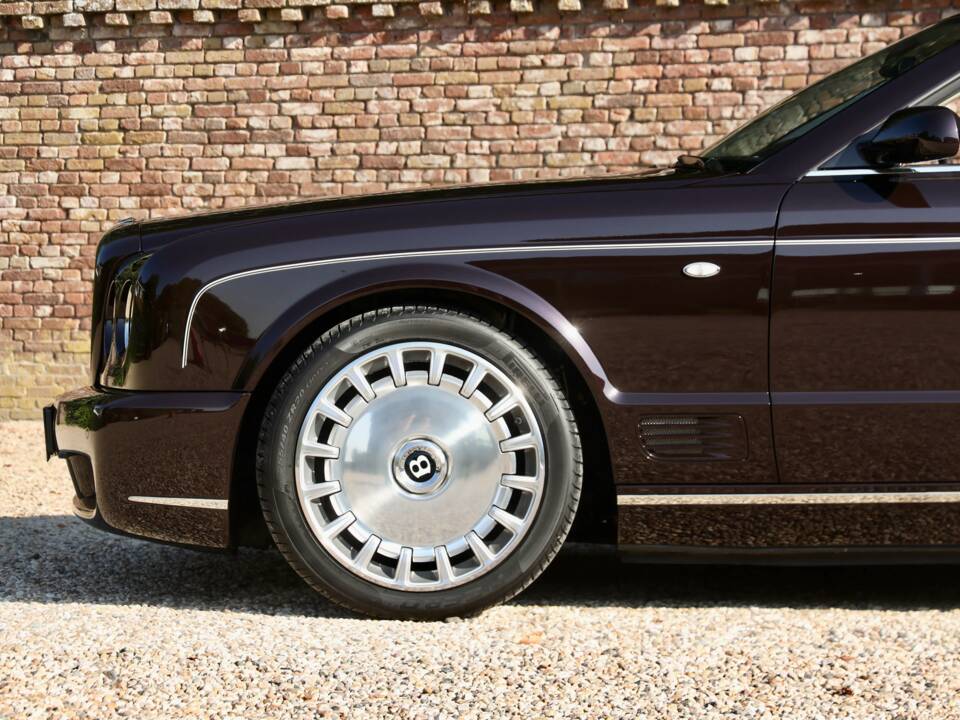 Image 26/50 de Bentley Azure (2008)