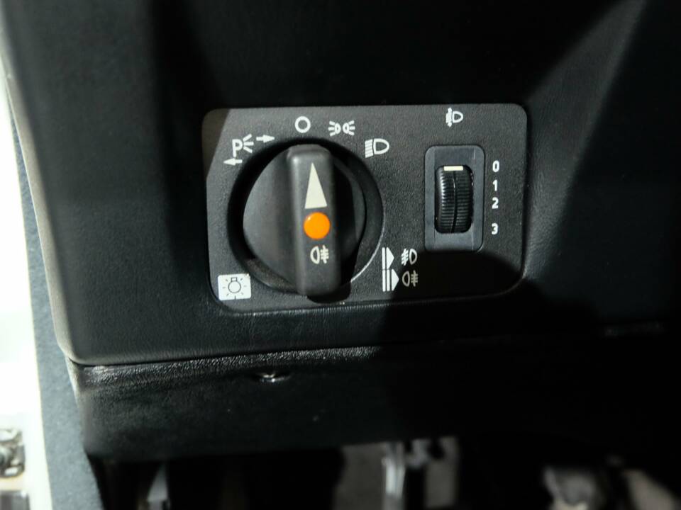 Bild 12/32 von Mercedes-Benz 190 E 1.8 (1991)