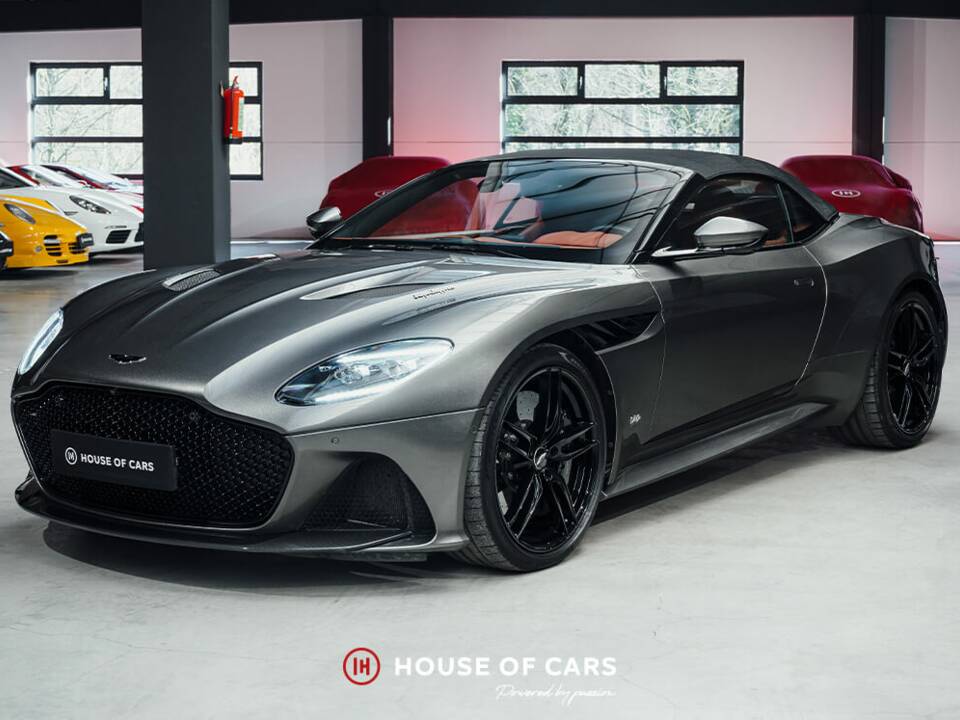 Image 2/25 of Aston Martin DBS Superleggera Volante (2020)