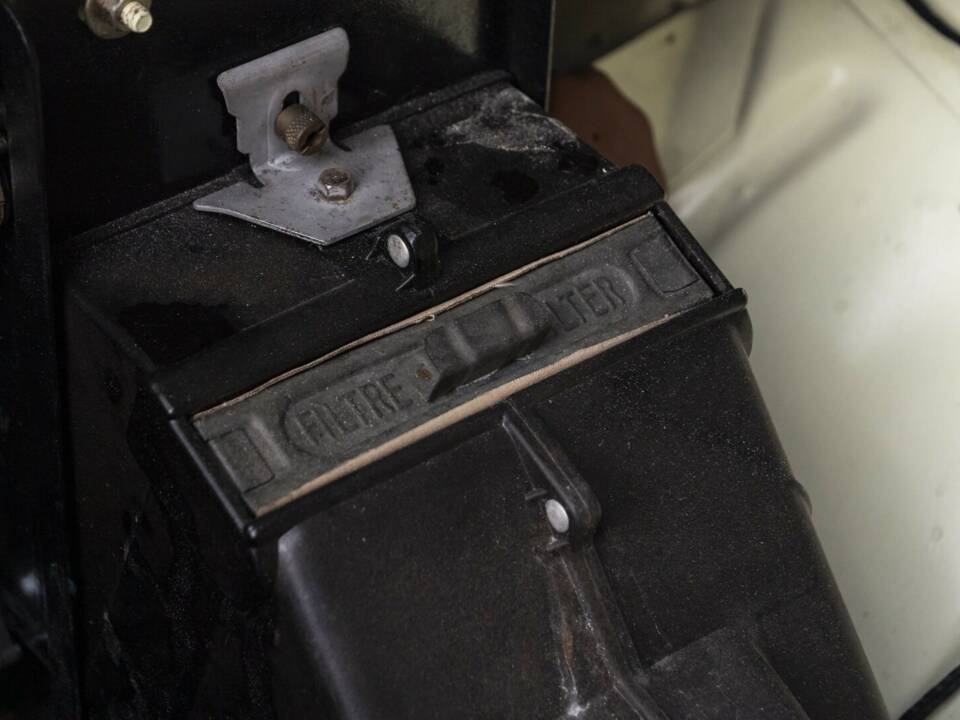 Image 28/29 of Renault Ondine (1960)