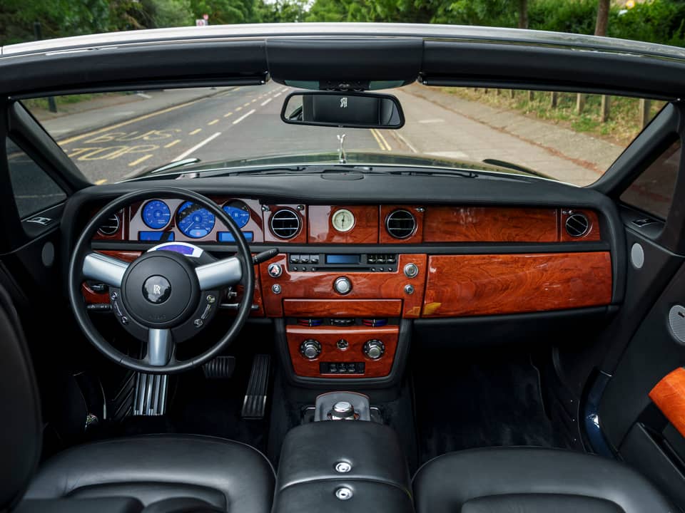 Image 18/35 of Rolls-Royce Phantom DHC (2008)