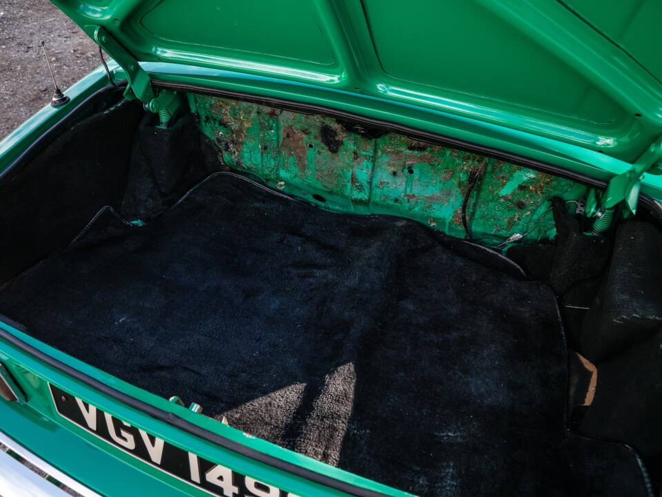 Image 35/38 of Triumph Stag (1977)